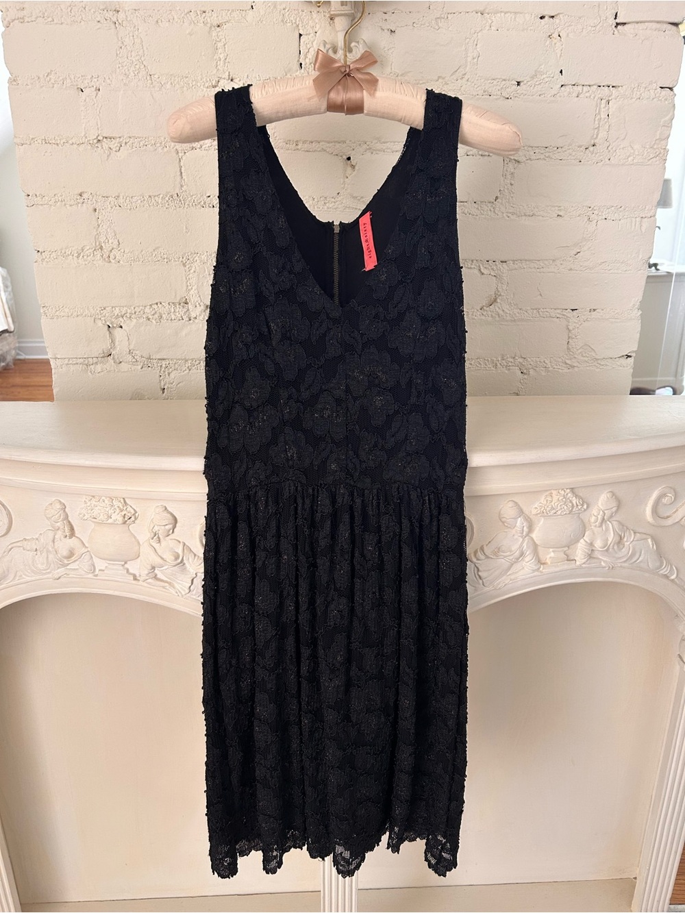 Eight-Sixty Black Metallic Lace Mini Dress
Size: Small 
EUC